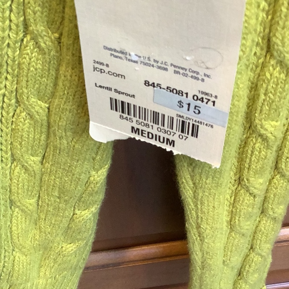NWT LIME V NECK SWEATER - Picture 4 of 6